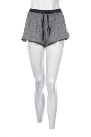 Дамски къс панталон PUMA, Размер S, Цвят Сив, Цена 4,60 €