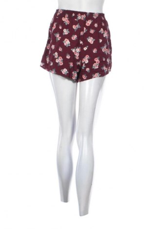 Дамски къс панталон Pull&Bear, Размер M, Цвят Многоцветен, Цена 4,60 €