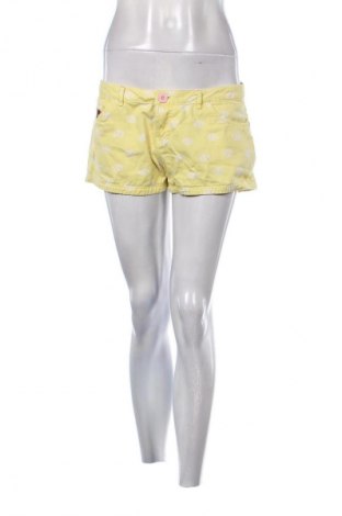 Дамски къс панталон Pull&Bear, Размер L, Цвят Многоцветен, Цена 5,62 €