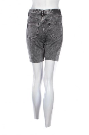 Дамски къс панталон Sinsay, Размер S, Цвят Черен, Цена 7,12 €