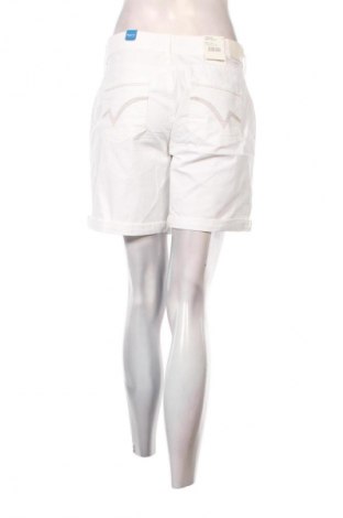 Γυναικείο κοντό παντελόνι Timezone, Μέγεθος L, Χρώμα Λευκό, Τιμή 6,99 €