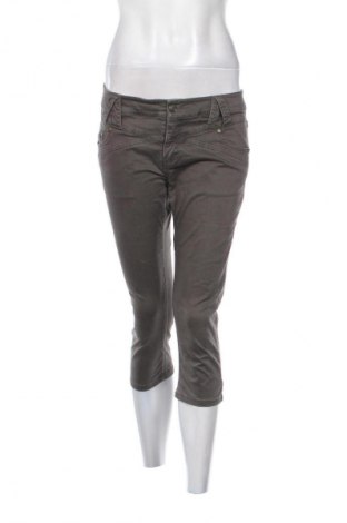 Дамски къс панталон United Colors Of Benetton, Размер L, Цвят Кафяв, Цена 6,13 €