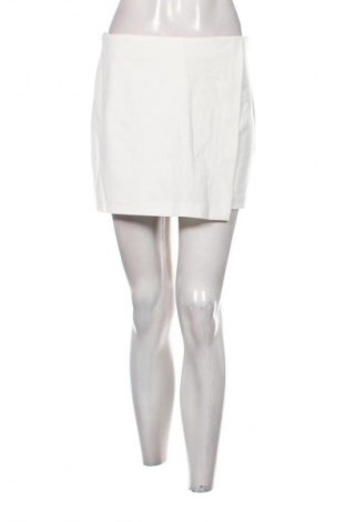 Дамски къс панталон Vero Moda, Размер M, Цвят Бял, Цена 8,69 €