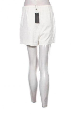 Дамски къс панталон Vero Moda, Размер M, Цвят Бял, Цена 8,69 €
