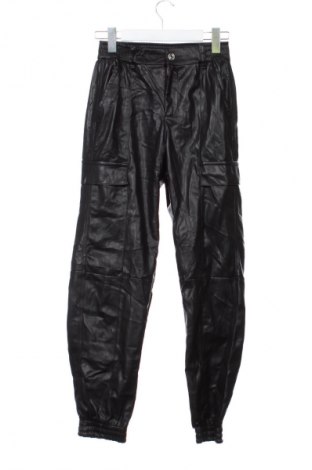 Női bőrnadrág Bershka, Méret XS, Szín Fekete, Ár 1 449 Ft