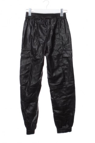 Női bőrnadrág Bershka, Méret XS, Szín Fekete, Ár 1 449 Ft