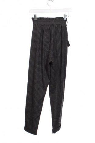 Дамски панталон Bershka, Размер S, Цвят Многоцветен, Цена 8,18 €