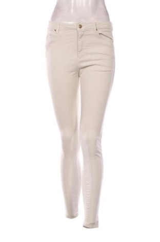 Damskie spodnie Bershka, Rozmiar M, Kolor ecru, Cena 6,99 zł