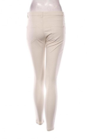 Damskie spodnie Bershka, Rozmiar M, Kolor ecru, Cena 6,99 zł