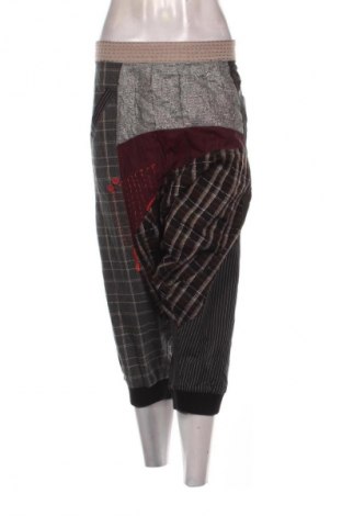 Női nadrág Desigual, Méret XL, Szín Sokszínű, Ár 12 799 Ft