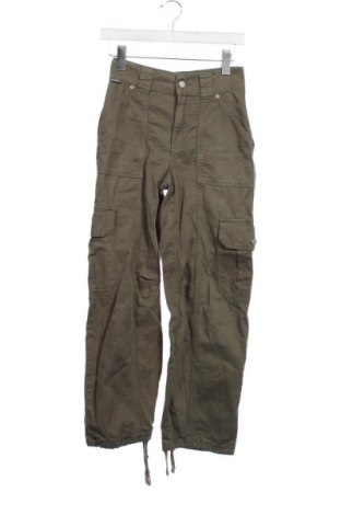 Damskie spodnie Pull&Bear, Rozmiar XS, Kolor Zielony, Cena 15,99 zł