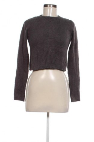 Дамски пуловер Pull&Bear, Размер S, Цвят Сив, Цена 2,55 €
