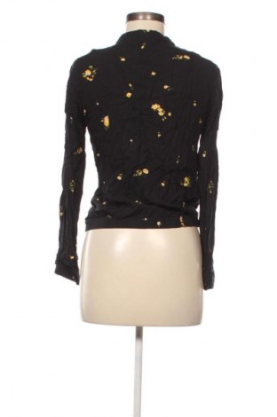 Дамско яке ONLY, Размер M, Цвят Многоцветен, Цена 3,57 €