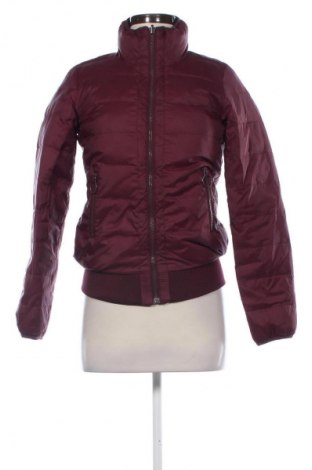 Γυναικείο μπουφάν United Colors Of Benetton, Μέγεθος M, Χρώμα Κόκκινο, Τιμή 46,99 €