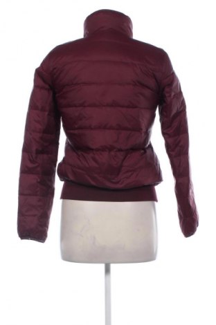Γυναικείο μπουφάν United Colors Of Benetton, Μέγεθος M, Χρώμα Κόκκινο, Τιμή 46,99 €
