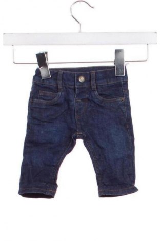 Dětské džíny  C&A, Velikost 2-3m/ 56-62 cm, Barva Modrá, Cena  462,00 Kč