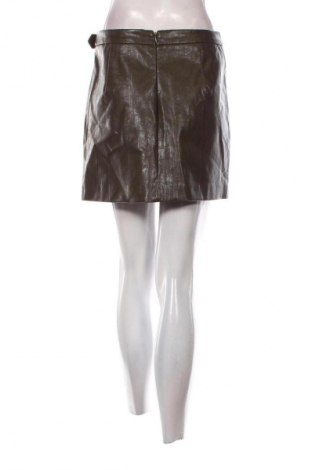 Пола Bershka, Размер L, Цвят Зелен, Цена 2,55 €