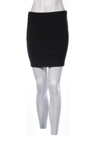 Пола Cubus, Размер M, Цвят Черен, Цена 2,04 €