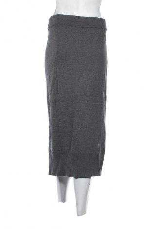 Пола Edc By Esprit, Размер M, Цвят Сив, Цена 7,66 €