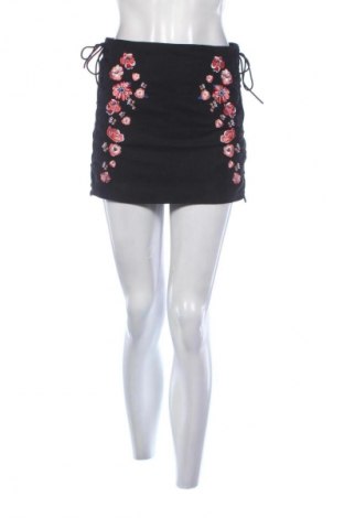 Пола H&M Divided, Размер S, Цвят Черен, Цена 2,55 €