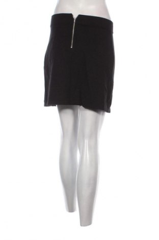 Пола H&M Divided, Размер S, Цвят Черен, Цена 2,04 €