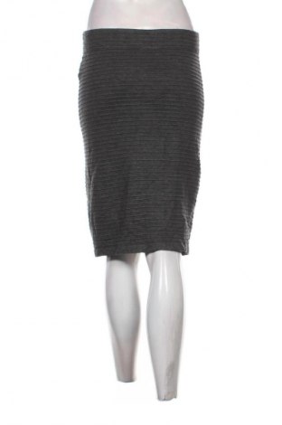 Пола Hema, Размер L, Цвят Сив, Цена 2,04 €