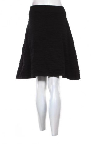 Sukně Hugo Boss, Velikost M, Barva Černá, Cena  979,00 Kč