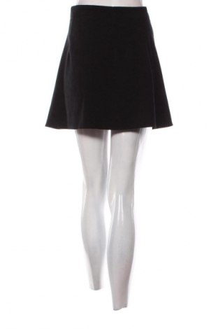 Пола Lilia, Размер S, Цвят Черен, Цена 2,04 €