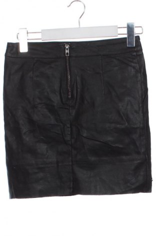 Пола ONLY, Размер XS, Цвят Черен, Цена 2,55 €