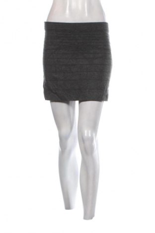 Пола Promod, Размер S, Цвят Сив, Цена 2,04 €