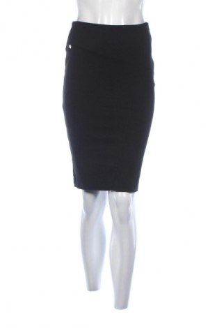 Пола Reserved, Размер S, Цвят Черен, Цена 3,57 €