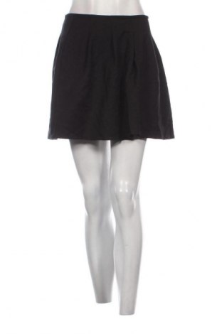 Пола Stradivarius, Размер S, Цвят Черен, Цена 6,13 €