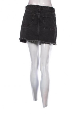 Пола Urban Outfitters, Размер M, Цвят Черен, Цена 5,11 €