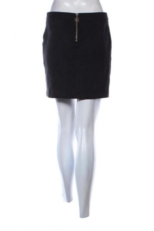 Пола Vero Moda, Размер M, Цвят Черен, Цена 2,04 €