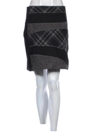 Spódnica Yessica, Rozmiar M, Kolor Kolorowy, Cena 7,99 zł