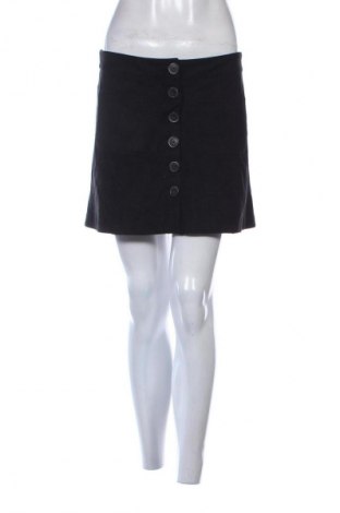 Пола Zara, Размер M, Цвят Черен, Цена 2,55 €