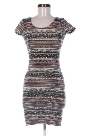 Рокля Basics, Размер M, Цвят Многоцветен, Цена 6,13 €
