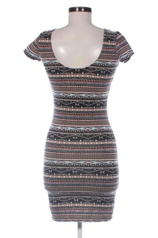 Рокля Basics, Размер M, Цвят Многоцветен, Цена 6,13 €