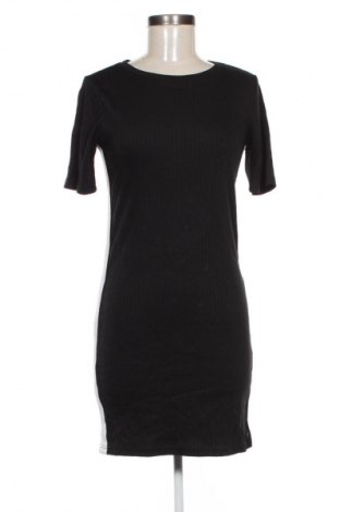 Sukienka Distrikt Norrebro, Rozmiar M, Kolor Czarny, Cena 9,99 zł