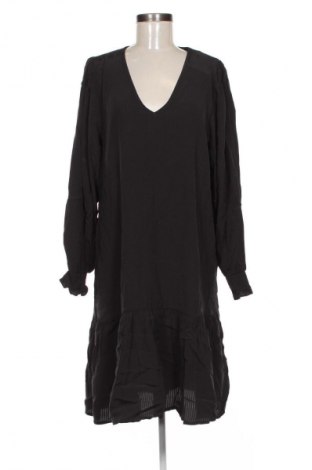 Sukienka Ichi, Rozmiar M, Kolor Czarny, Cena 38,99 zł