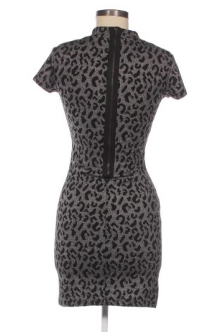 Kleid Pink Woman, Größe S, Farbe Mehrfarbig, Preis € 4,99