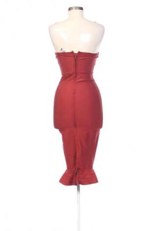 Sukienka Pretty Little Thing, Rozmiar S, Kolor Czerwony, Cena 105,23 zł