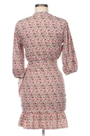 Рокля Reserved, Размер S, Цвят Многоцветен, Цена 15,44 €