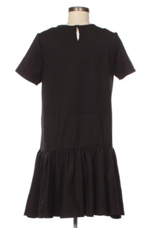 Рокля Reserved, Размер M, Цвят Черен, Цена 7,66 €