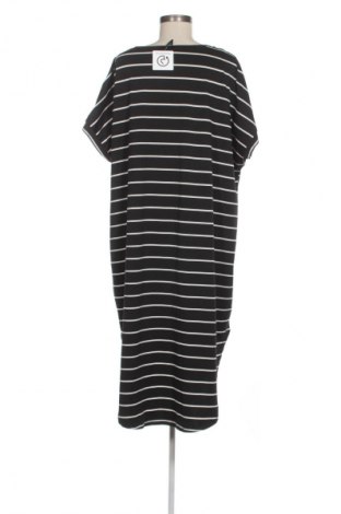 Kleid SHEIN, Größe 3XL, Farbe Mehrfarbig, Preis 18,99 €