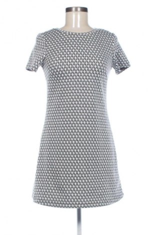 Рокля Sinsay, Размер S, Цвят Многоцветен, Цена 11,24 €