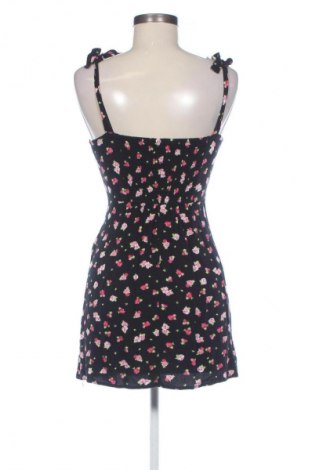 Рокля Stradivarius, Размер S, Цвят Многоцветен, Цена 12,27 €