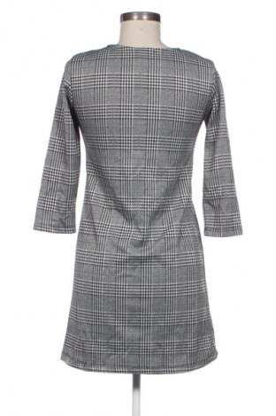 Рокля Stradivarius, Размер S, Цвят Многоцветен, Цена 2,04 €