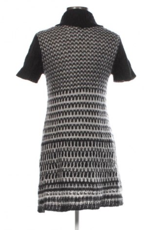 Рокля Talco, Размер M, Цвят Многоцветен, Цена 2,04 €