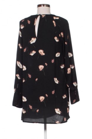 Рокля Vero Moda, Размер M, Цвят Многоцветен, Цена 5,11 €